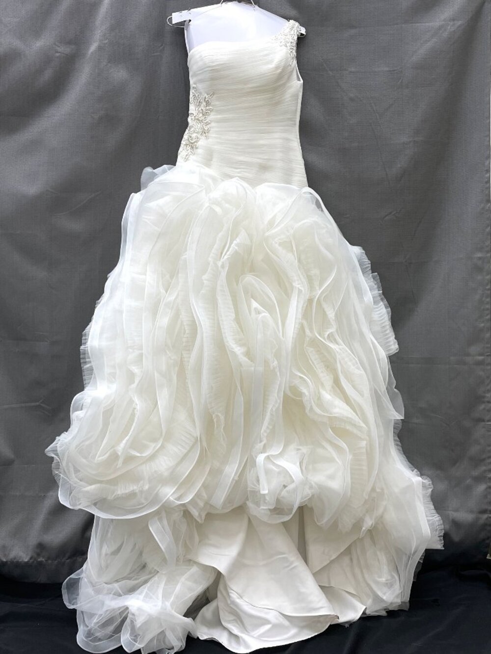 Pronovias One-Shoulder Mermaid Wedding Gown Size 10